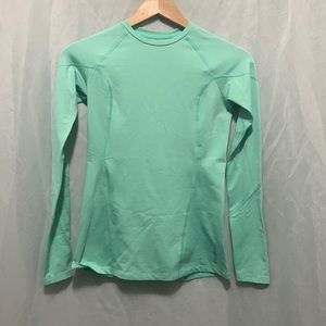 Like new Reebok Play Dry shirt